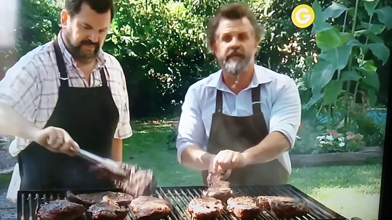 Asando tapa de cuadril y riñones de cordero