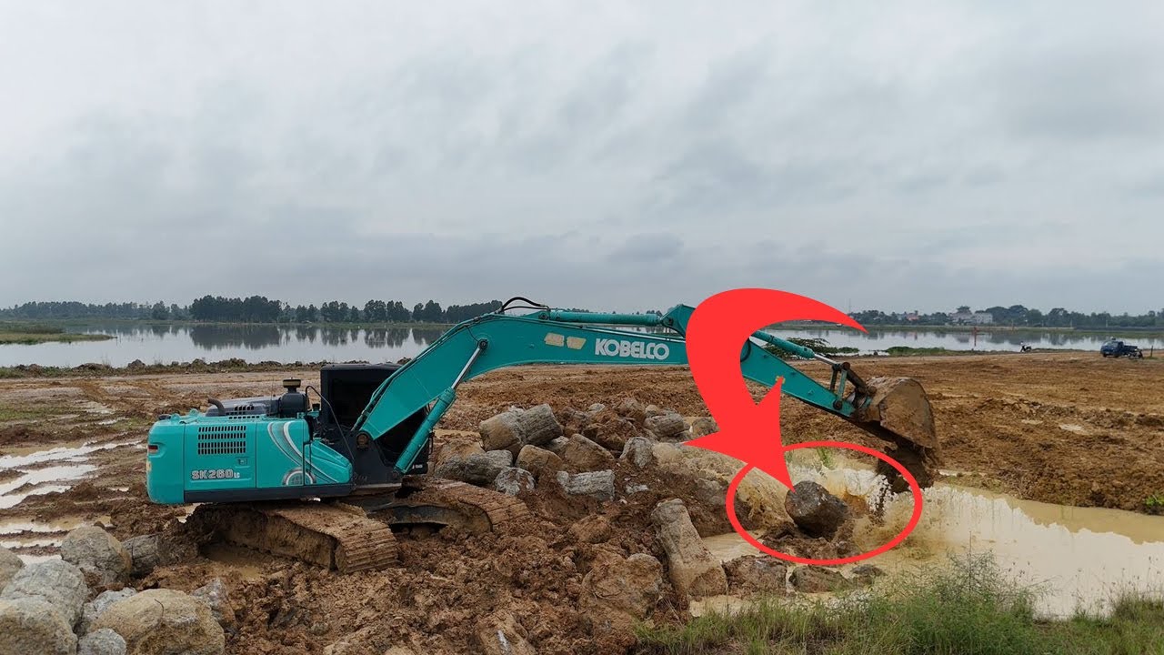 Excavators, KOBELCO breakers and rippers on hard rock mining - Sotiriadis/Labrianidis Constr.-4k