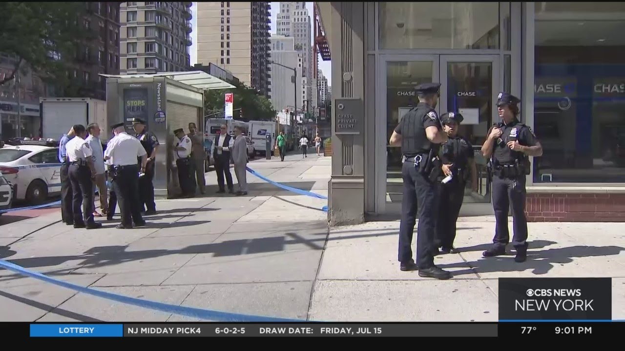 Search continues for suspect in Upper East Side bank stabbing