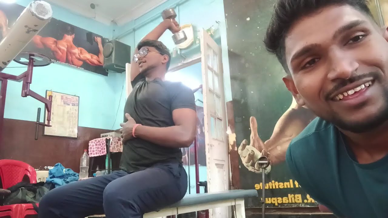 Day 13 vlog 😍😍😍 Triceps workout ke sath 