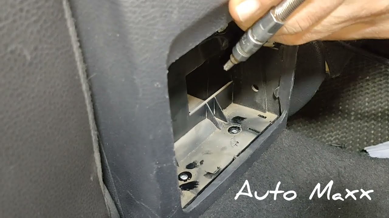 p2 vw golf 6 center console & glove box removal . فك كونصول ودرج تابلوه جولف 6