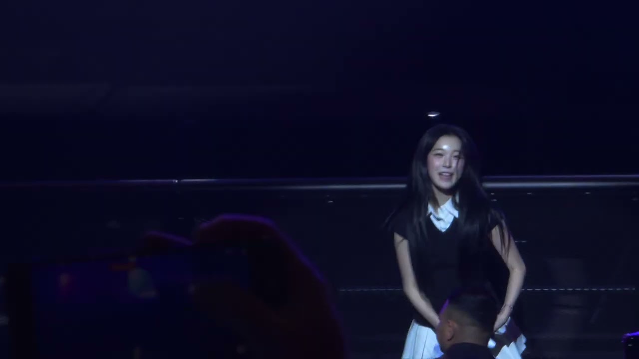 'REBELUTIONAL + Love Bomb'| 260117 | fromis_9 | The Shine Big2 In Macao 2026 | Macao