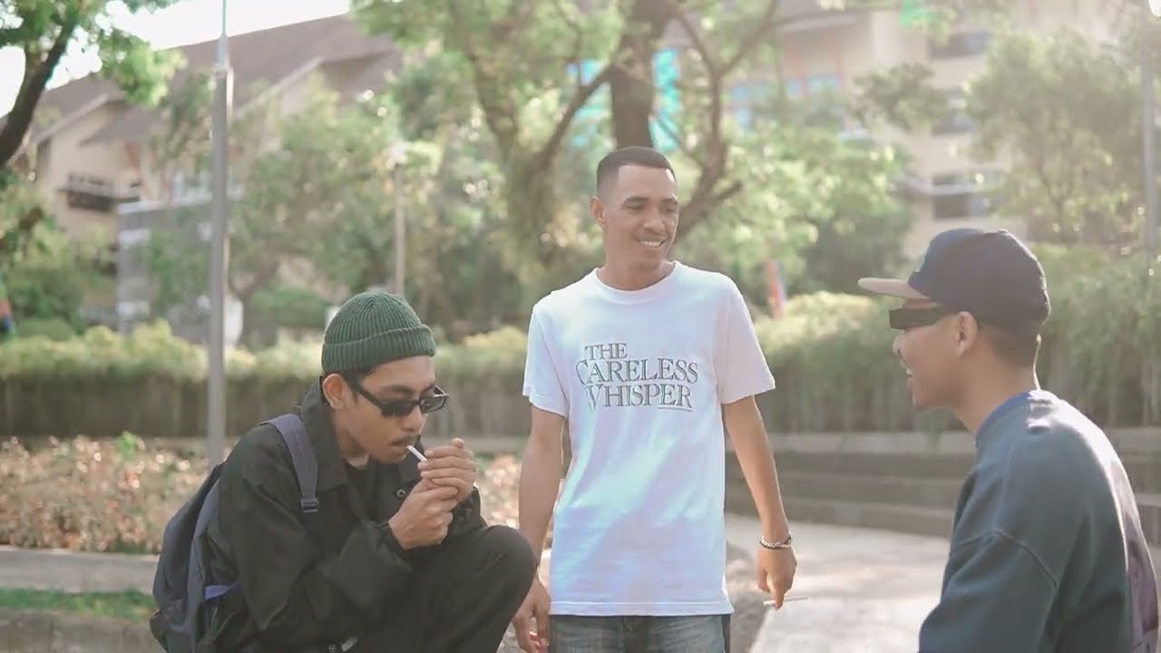 MIXTAPE - Dioddy - Sitting In The Park ft. Smokey OG (Official Music Video)