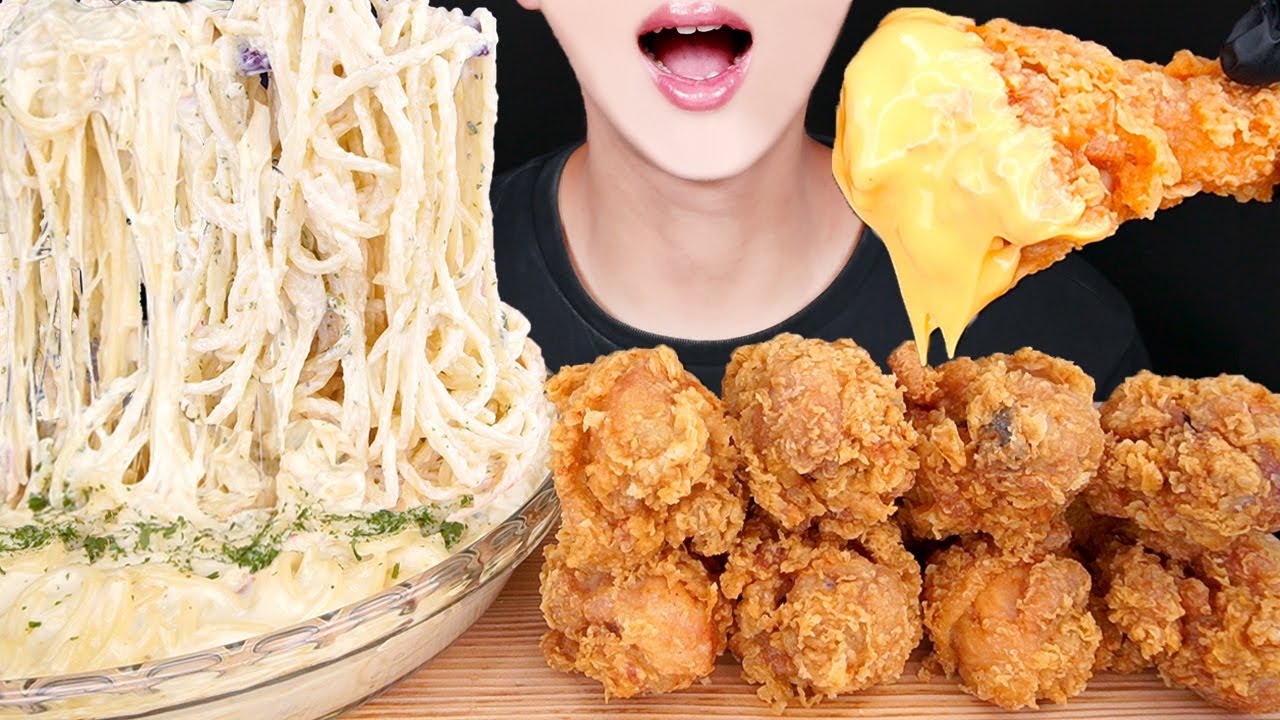 ASMR CHEESY CREAMY CARBONARA PASTA BBQ FRIED CHICKEN SAUSAGE MUKBANG 파스타 치킨 먹방 チキン 咀嚼音 EATING SOUNDS