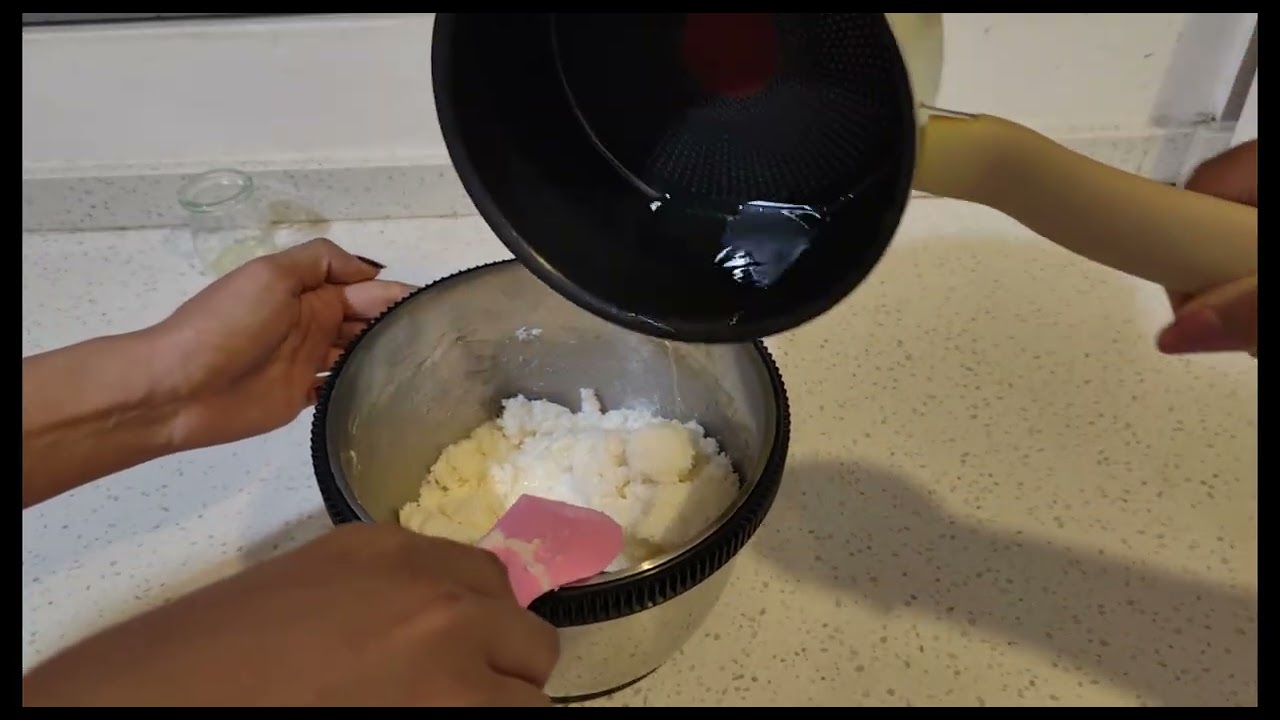 Easy 20-minute coconut macaroons  no mixer required!🥰