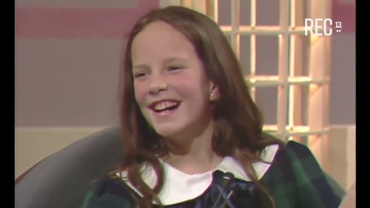 Diana Bolocco y su primera aparición en TV en Noche de Gigantes (1987). TBT, Canal 13.