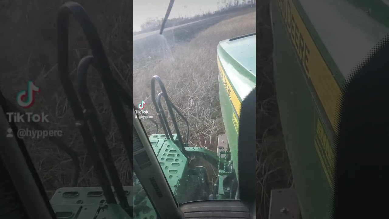 #9560 #rt #joker #pulverizing #swamp #power #weeds #jd #johndeere