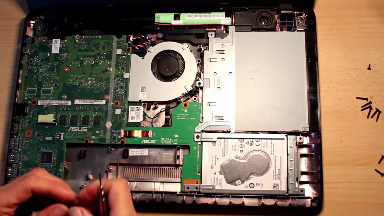 Remove battery of ASUS R541U Notebook