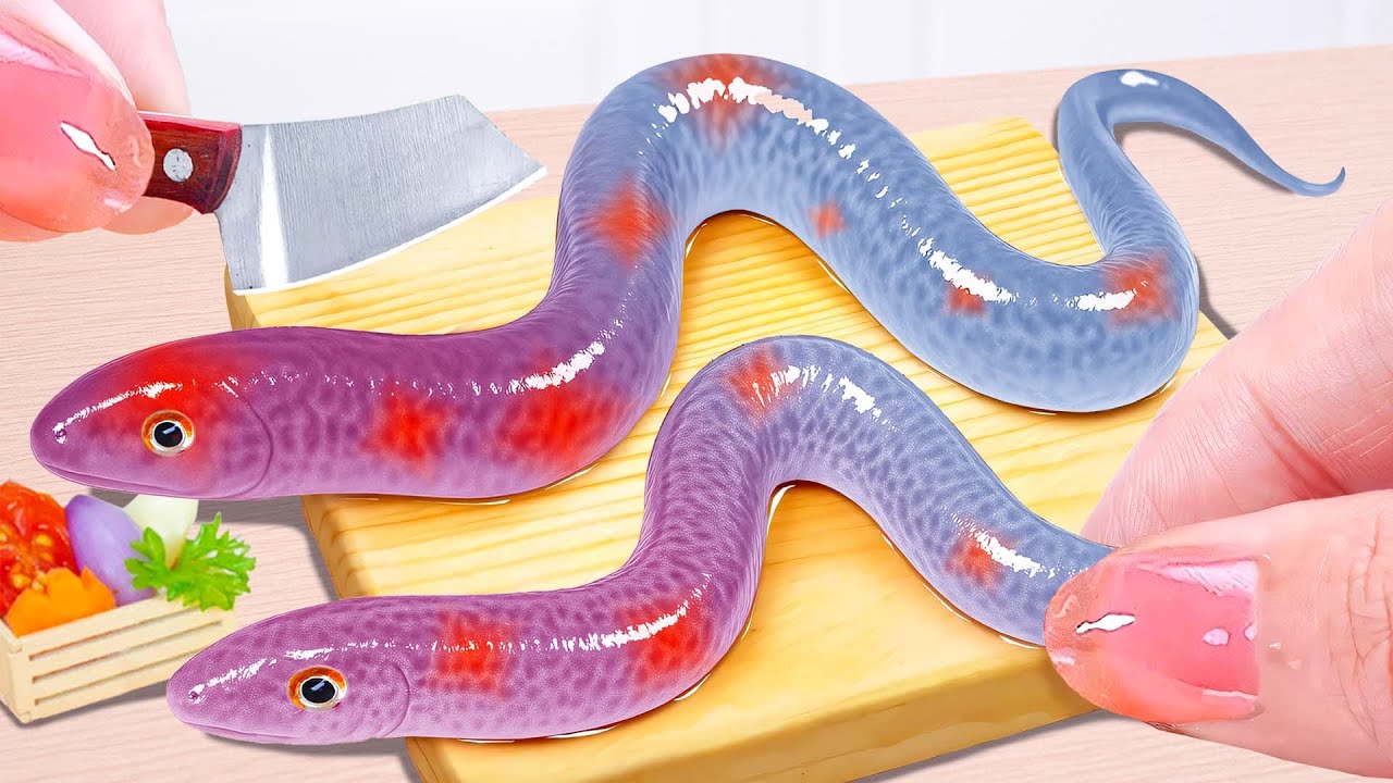 Hot Seafood 🐍 Eel in Red Chili Sauce 🌶️ Mantap!🔥Tiny Tasty Kitchen