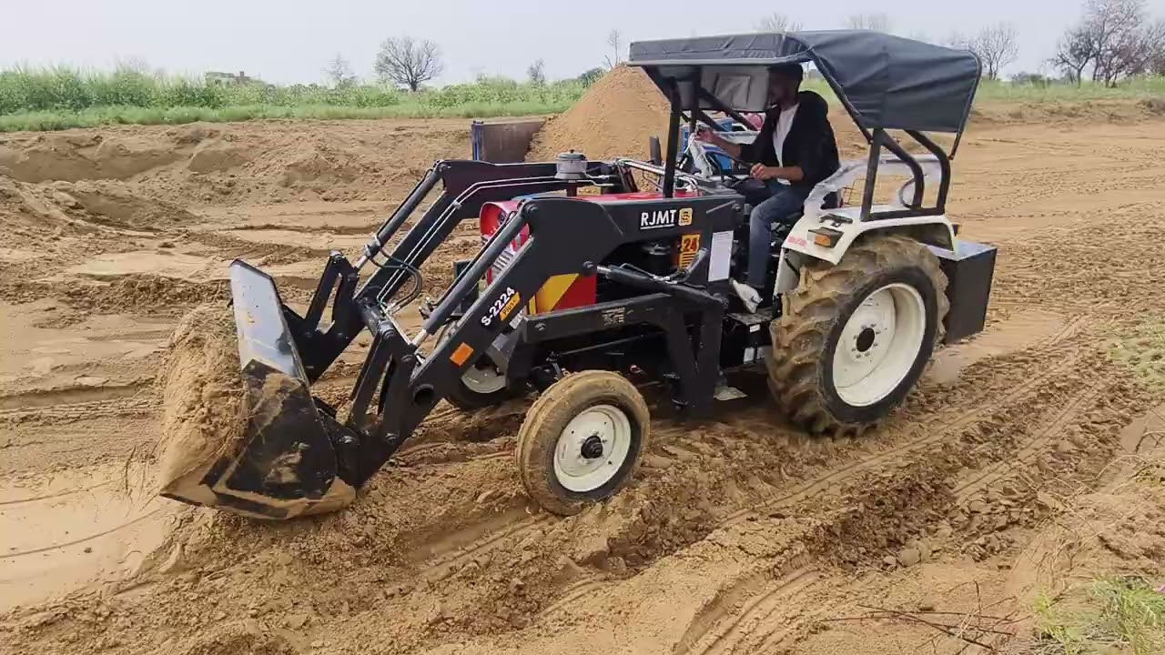 Eicher 242 tractor with rjmt loder 