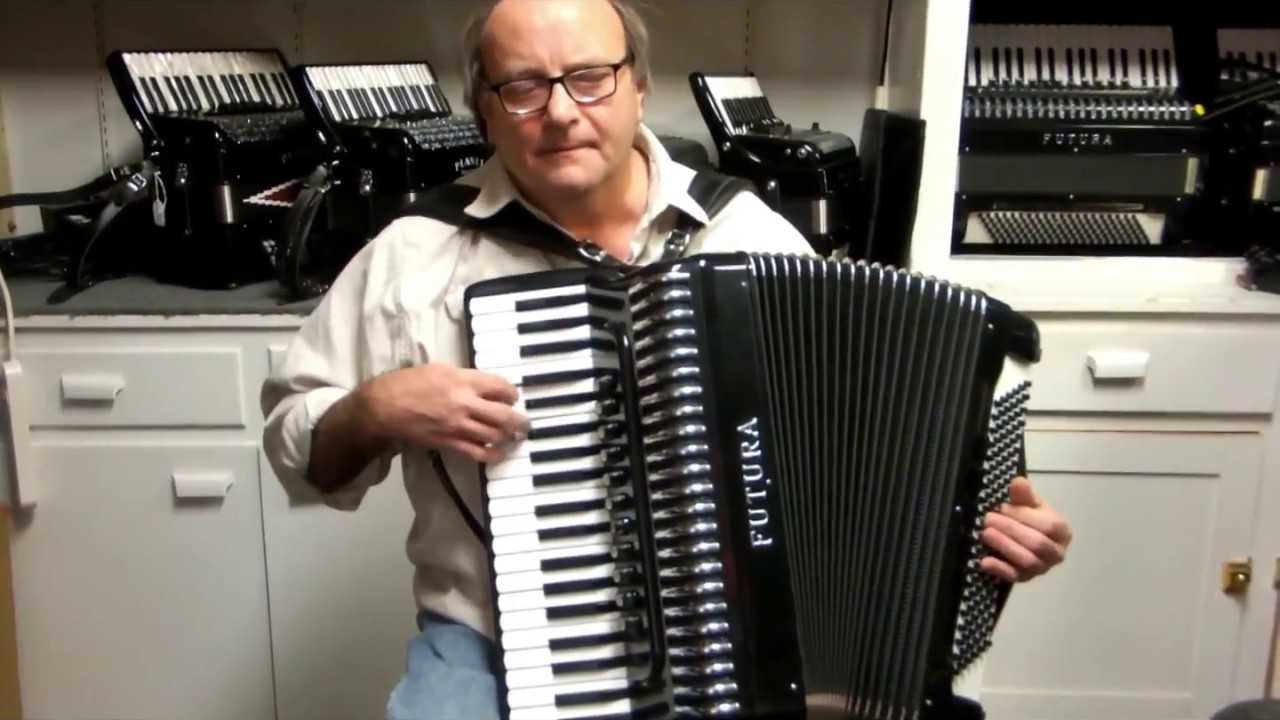 Futura 4/5 Reeds 120 Bass Accordion - Black
