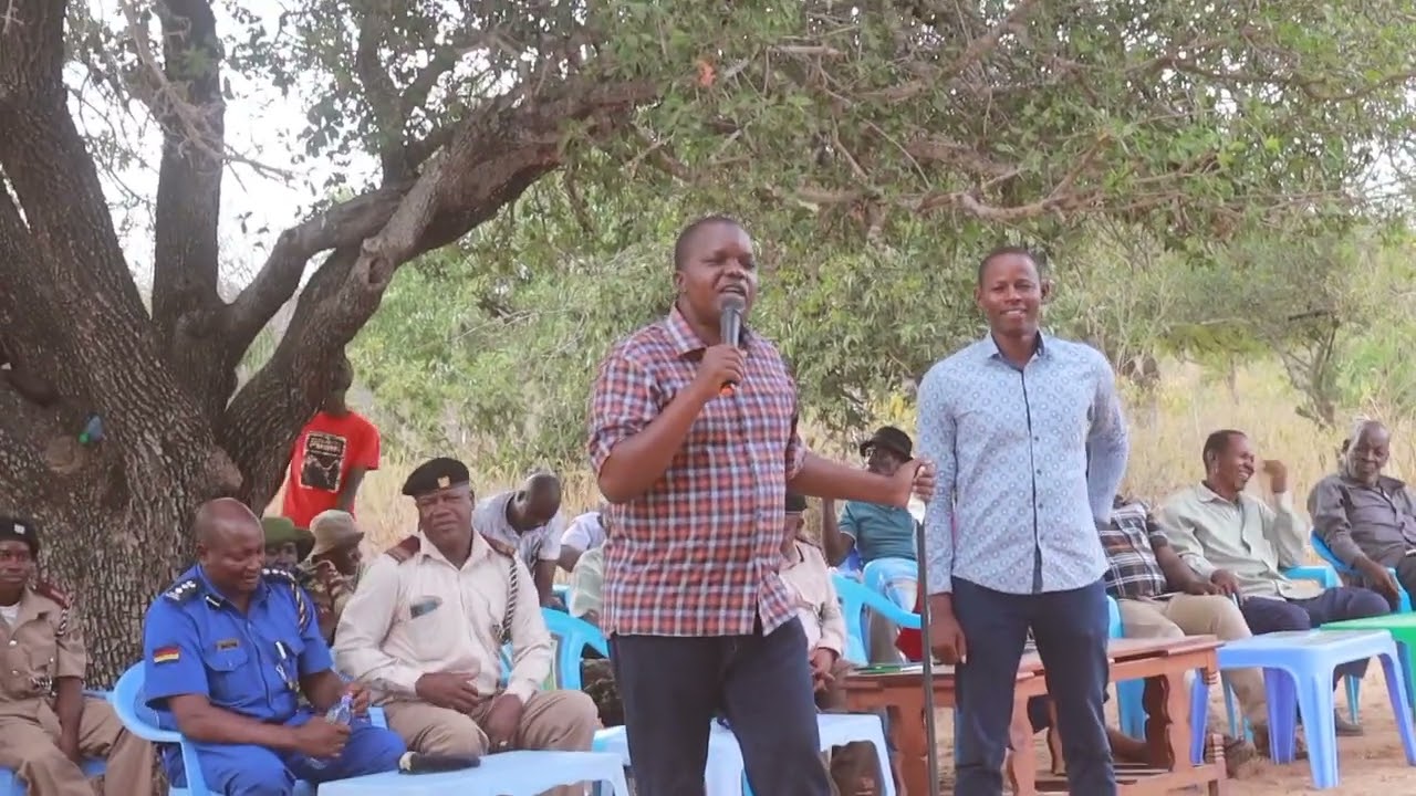 Kitui East Mp Nimrod Mbai differs with Endau/Malalani MCA Dr.Mbuno  at Kinanie over Azimio Demos.