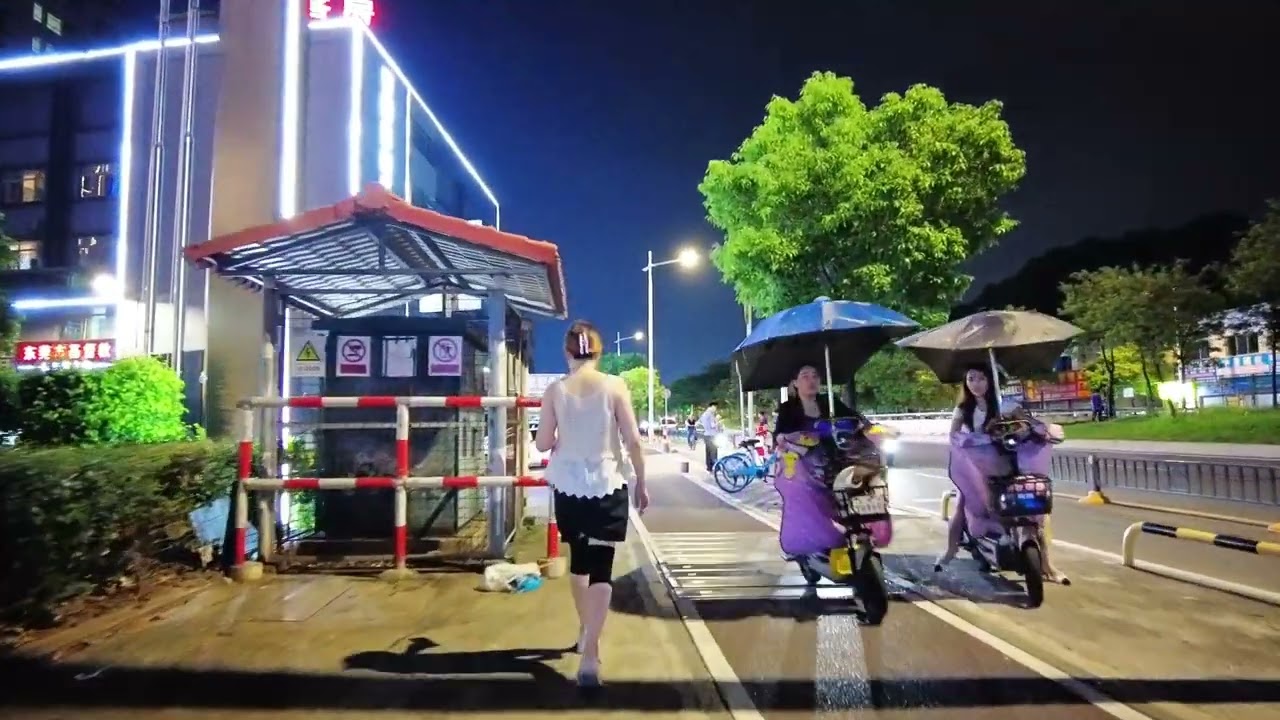 随拍：晚上八点，东莞的街道和小巷子 Random photos: Dongguan streets and alleys at 8 pm