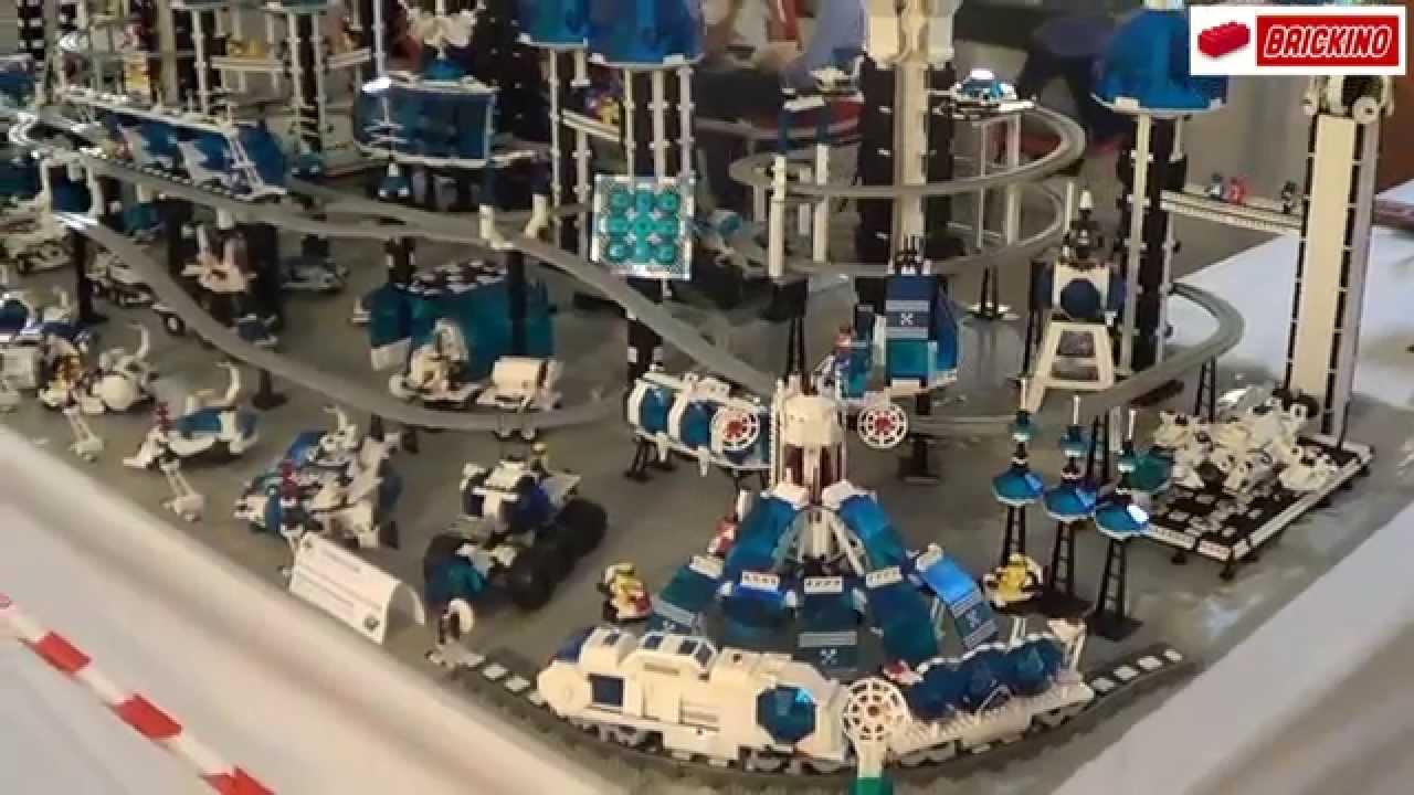 Lego Diorama Futuron Space Base