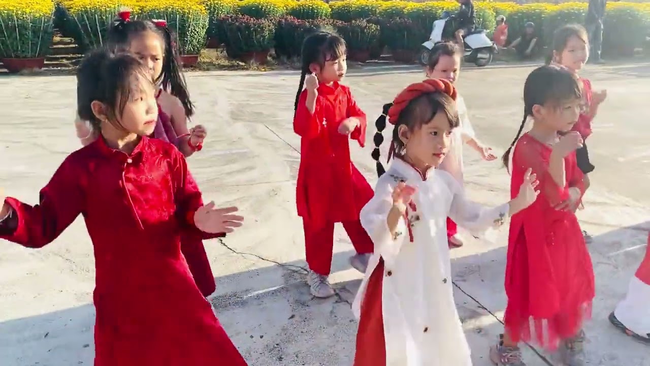 Đón Xuân Zumbakid bảo Ngọc 