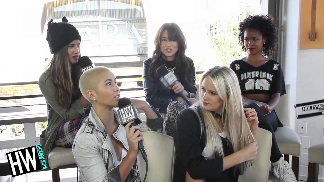 G.R.L. Chat Love Life & Pet Peeves In Silly Game!