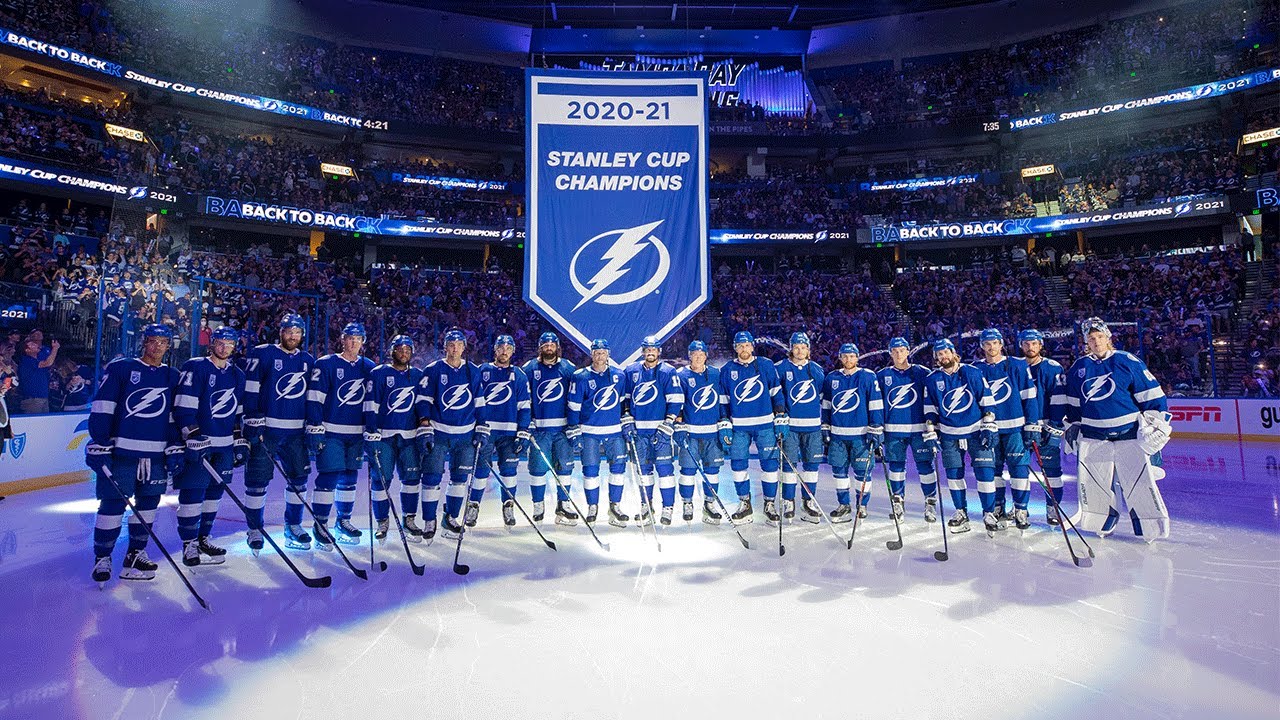 Lightning raise Stanley Cup banner