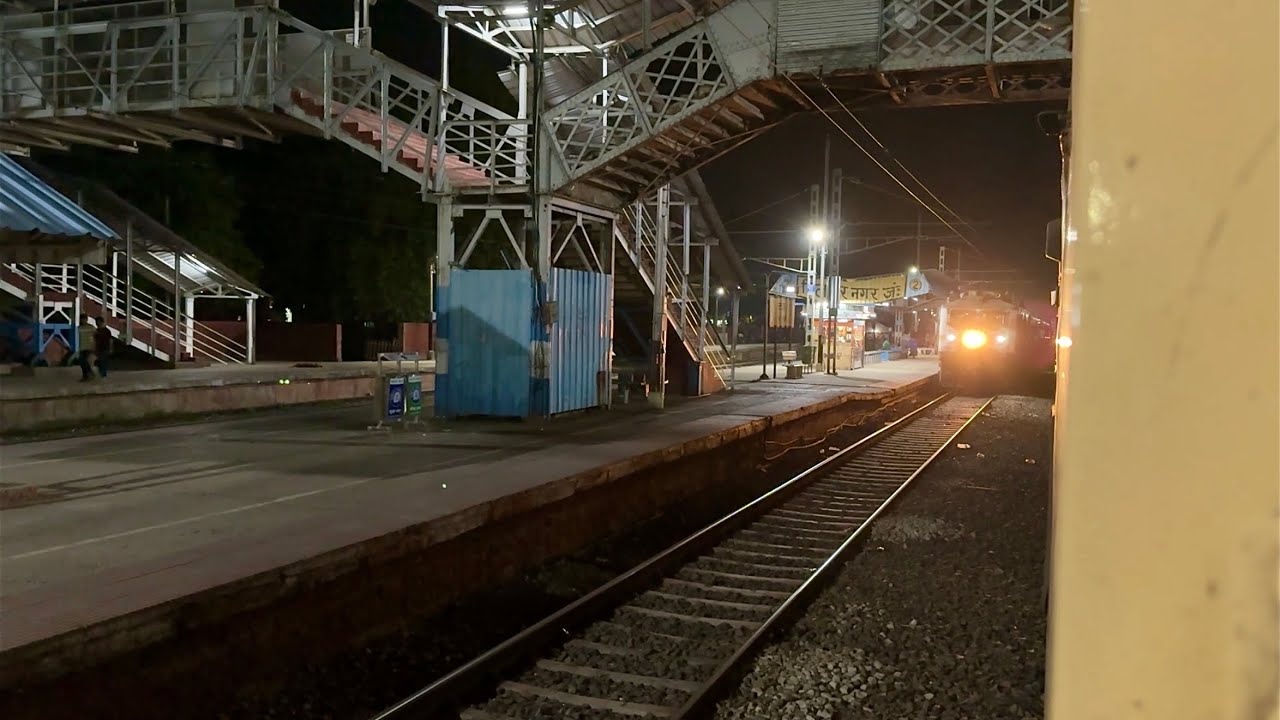Back to back overtakes!! VIBHUTI Superfast gets humiliated by SEEMANCHAL and NORTH EAST Superfast!!