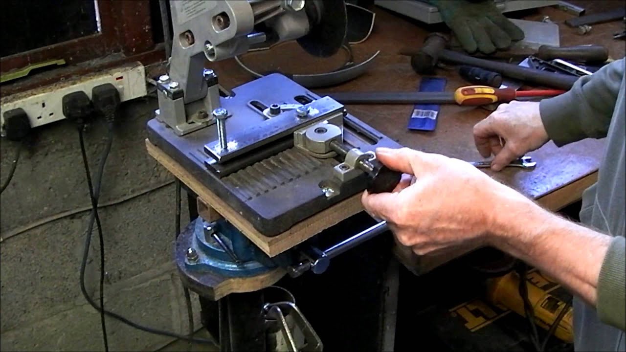 How to cut very small pieces of steel