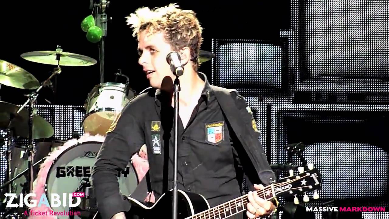 Green Day - Wake Me Up When September Ends & Good Riddance (Time Of Your Life) LIVE