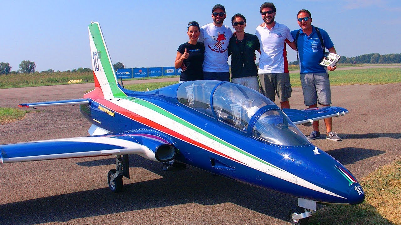 XXL AERMACCHI MB 339 RC TURBINE JET | DANIEL SOCIONOVI | HORIZON AIRMEET 2018