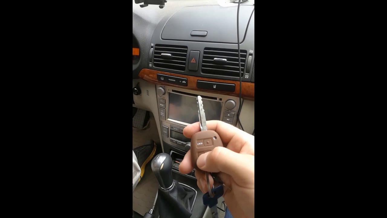 Тойота Авенсис как запрограммировать ключ