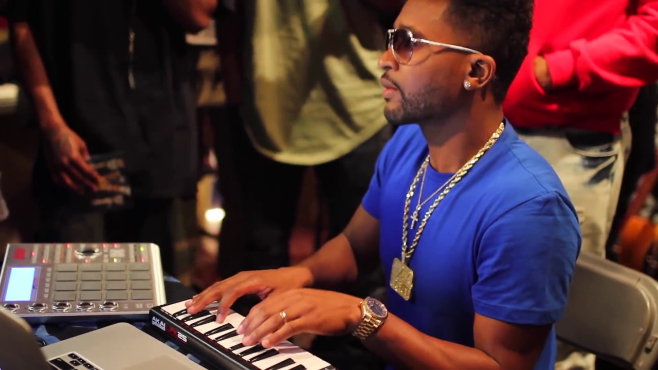 @ZAYTOVENBEATZ ГОТОВИТ НА SXSW. СНИМОК ОТ @SKOOZEMCBUCKS