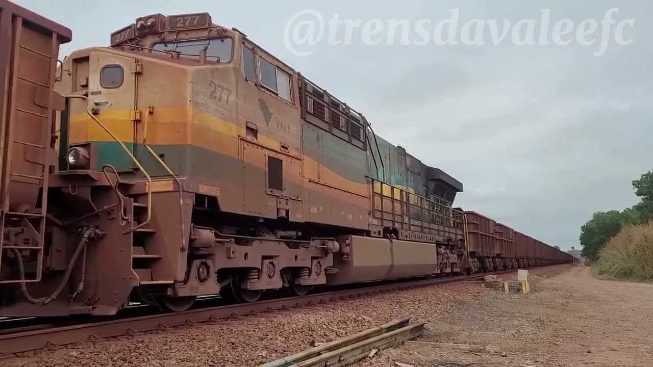 trem de minério carregado partindo do km 270 em Alto Alegre do Pindaré MA. ES58ACi botando pressão.