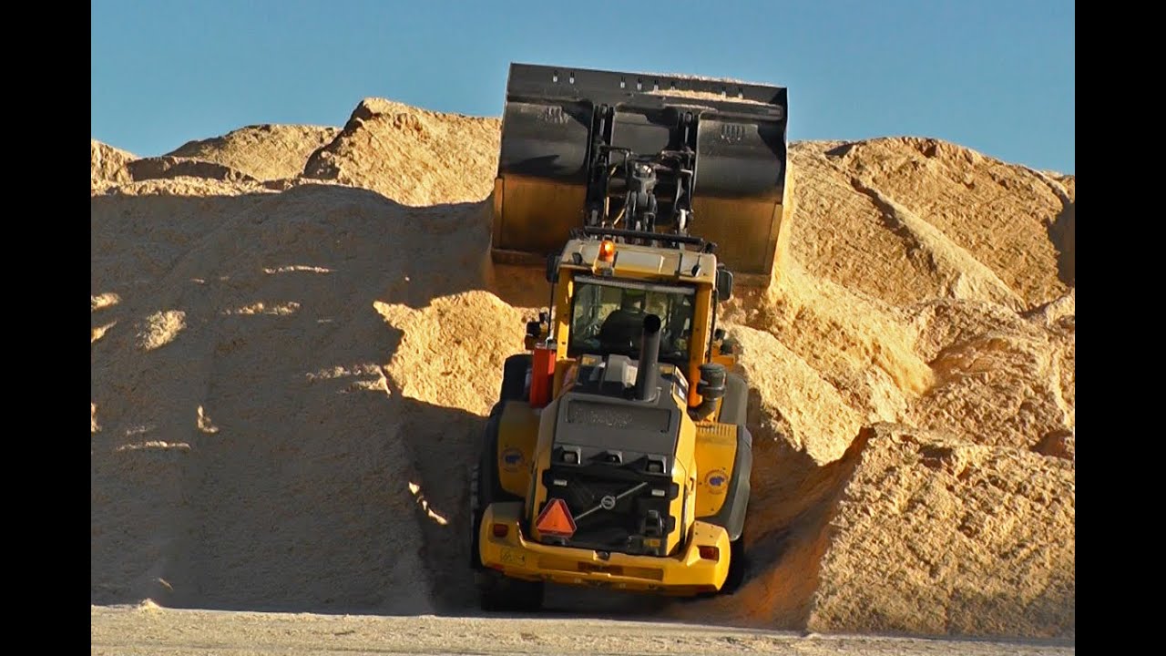 Volvo L120G Moving Sawdust