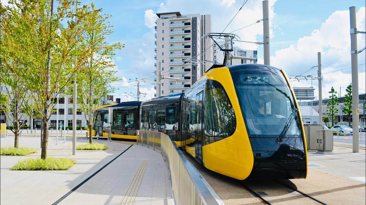 Новейший трамвай LRT в Японии