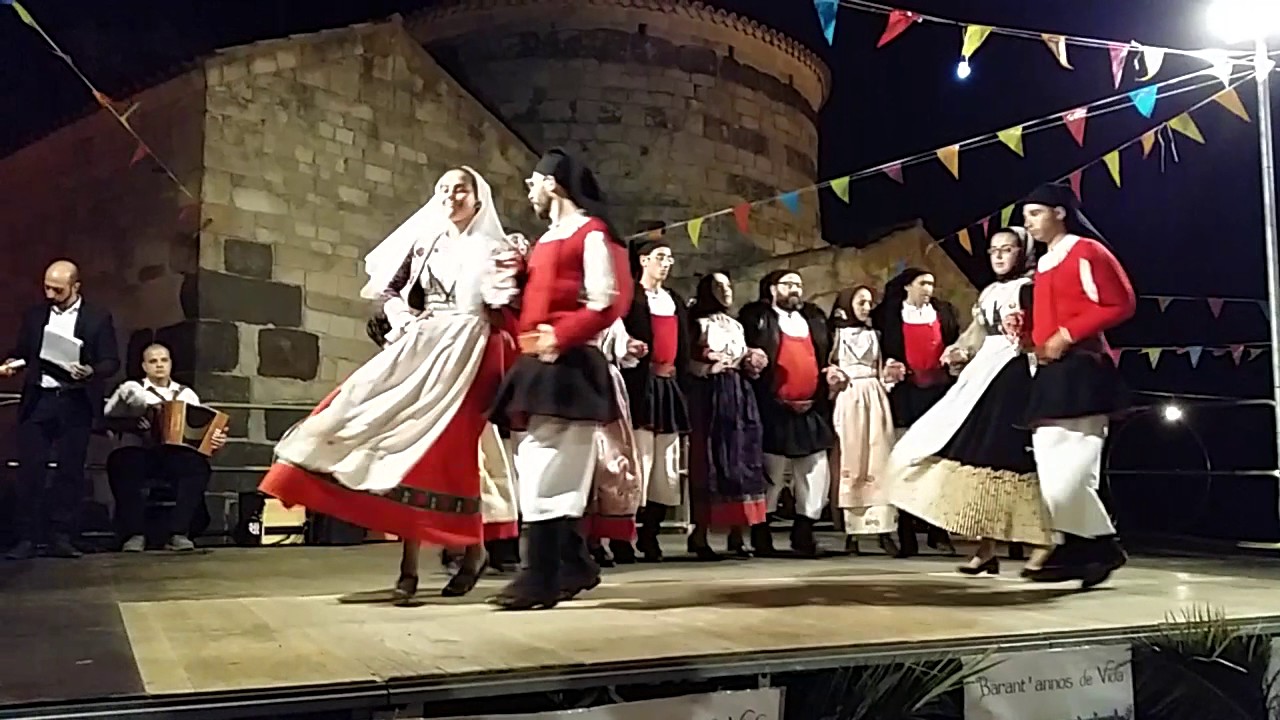 Gruppo folk Orohole di Ovodda - Ballu tundu