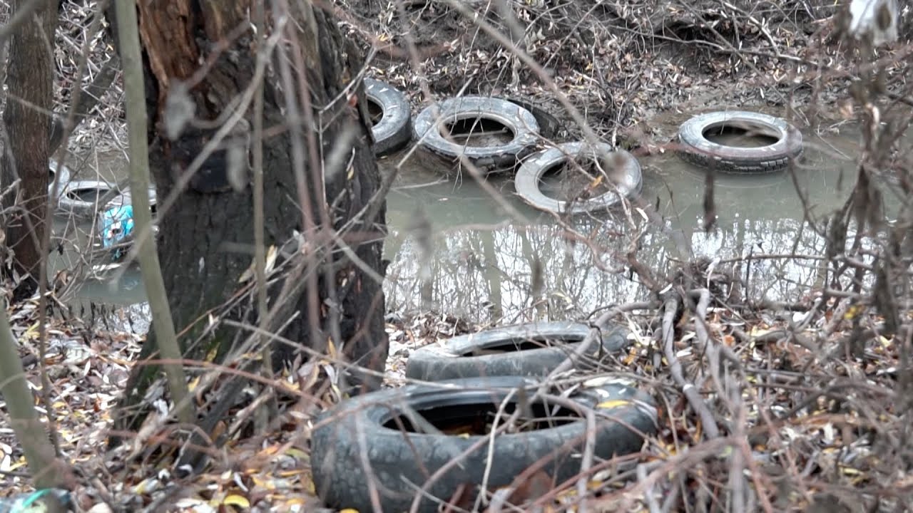Mormane de cauciucuri prin toată Moldova! Cea mai veche fabrică de reciclare s-a închis
