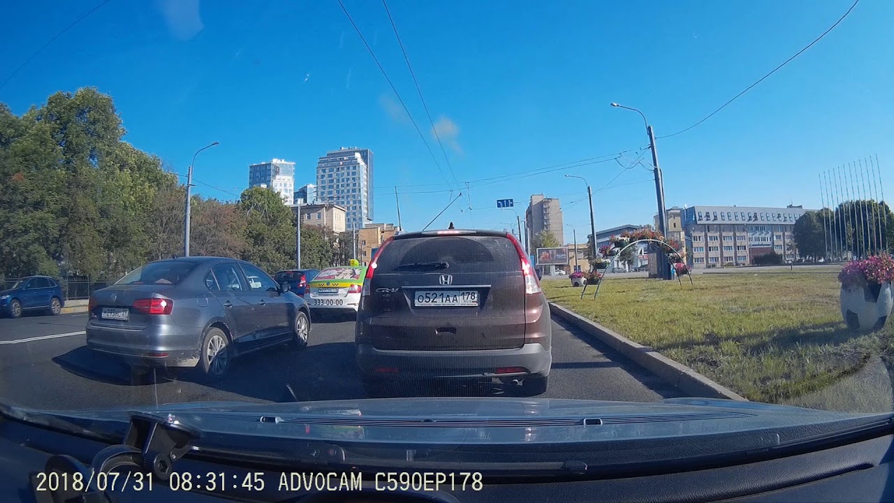 Троллейбус оторвал провода 31.07.2018