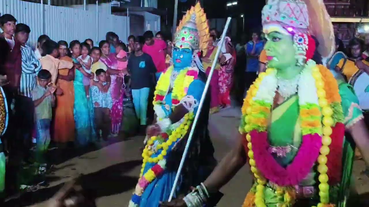 போட்டி போட்டு ஆடும் மூன்று காளிகள் | பூசாரி அழைத்ததும் துள்ளி வருவதை பாருங்க #poosari #pambaisenthil