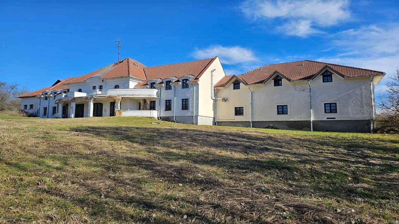 Urbex: Opuštěný statek, penzion a restaurace.