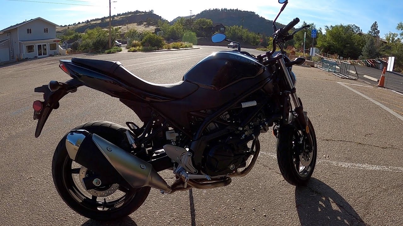 Why I Chose the Suzuki SV650 over the Yamaha MT-07