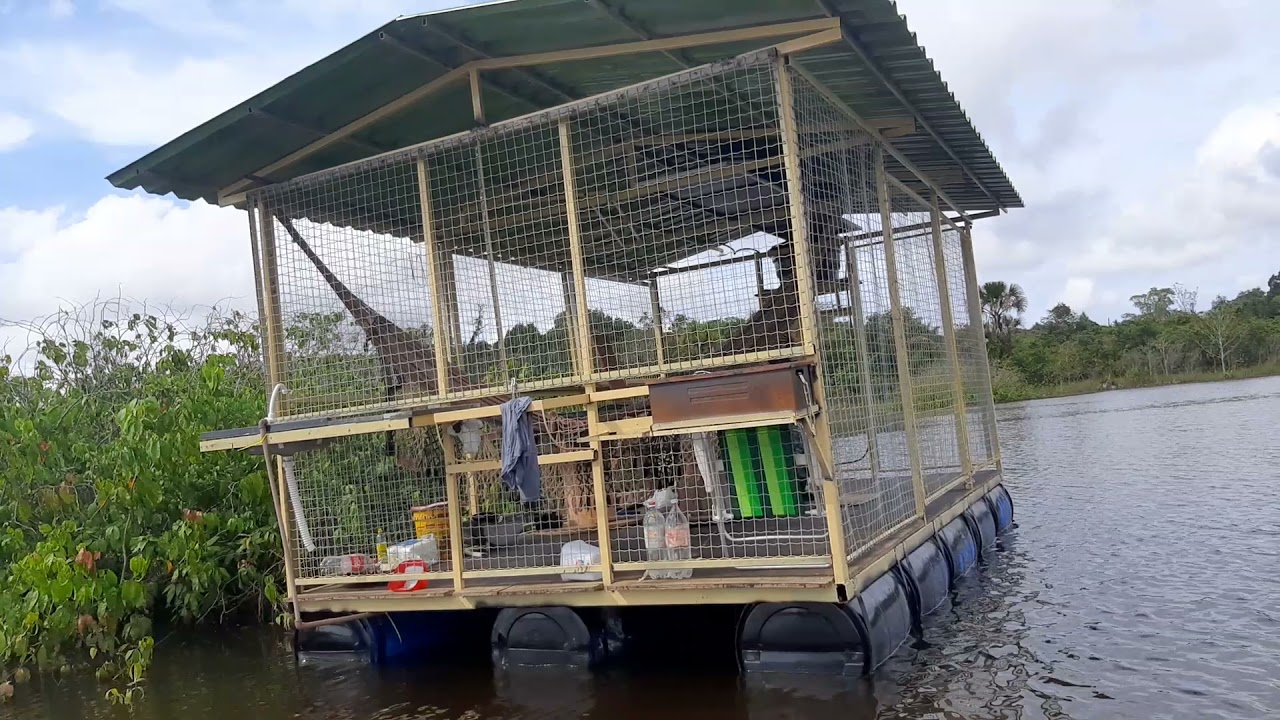 Flutuante no Rio lontra...