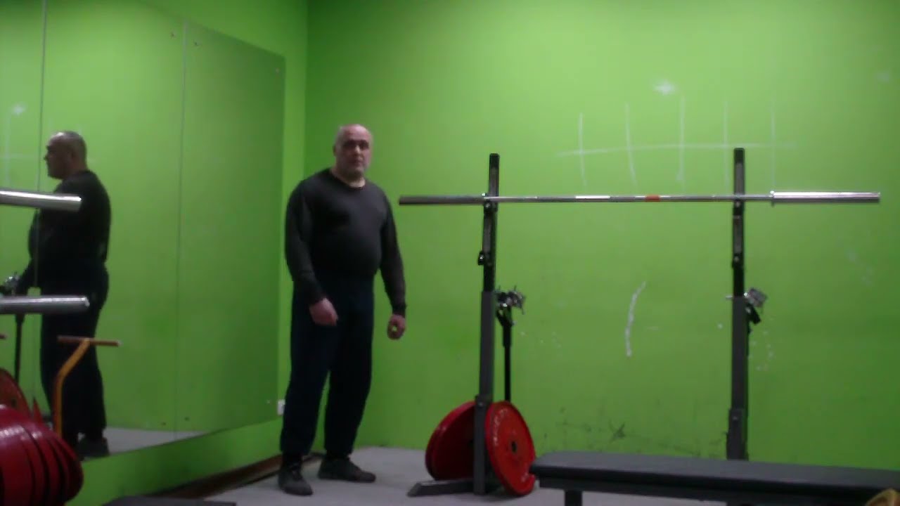 05.03.2023 Перевернётся ли 20 кг гриф Eleiko от 3 дисков 75 кг Leoko (высота 139 см)?!