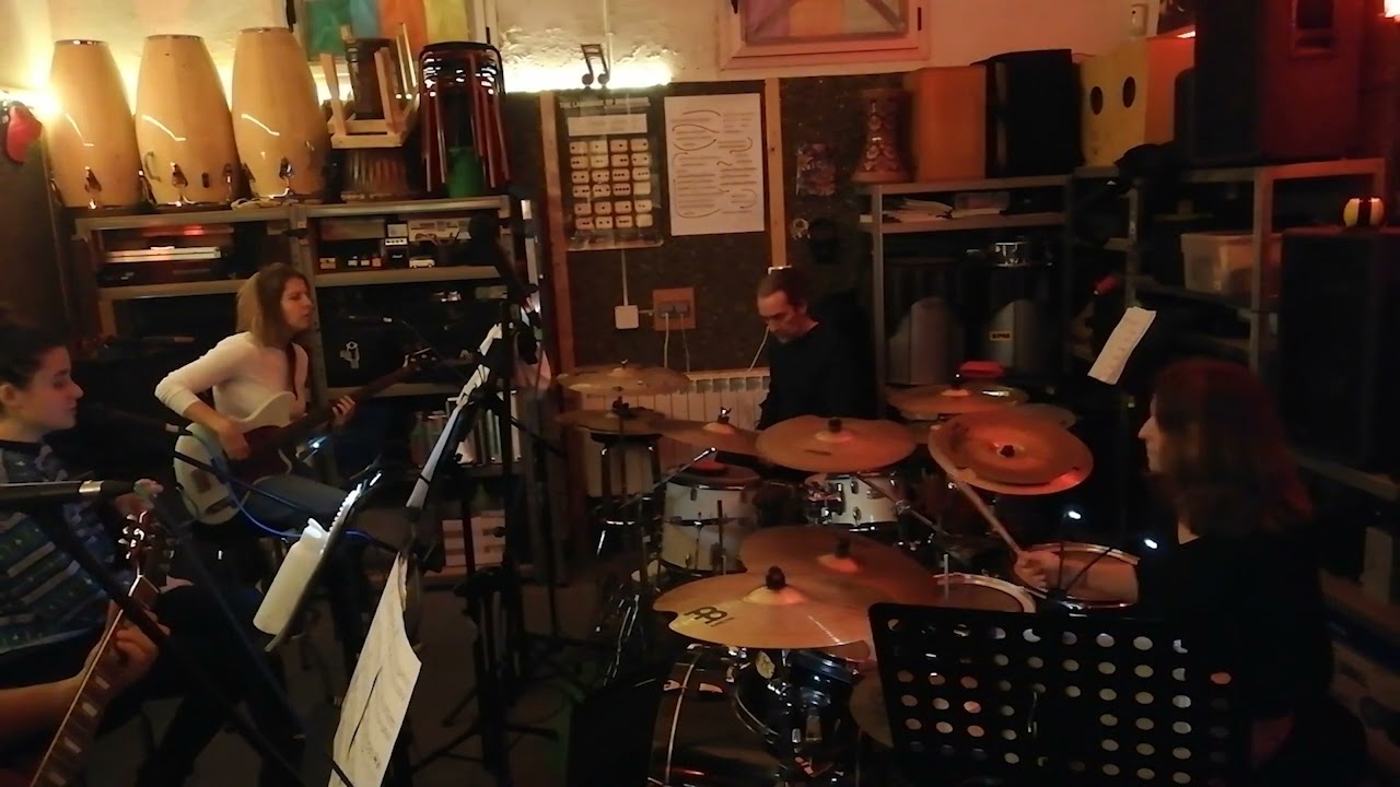 alumnas Combo YEYE - The fade out line (Phoebe Killdeer & The Short Straws) 10feb2026 01