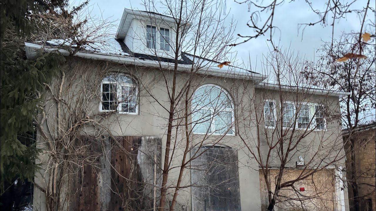 EXPLORING AN ABANDONED McMansion Style Home Built in The 90s - XPLORER 173 