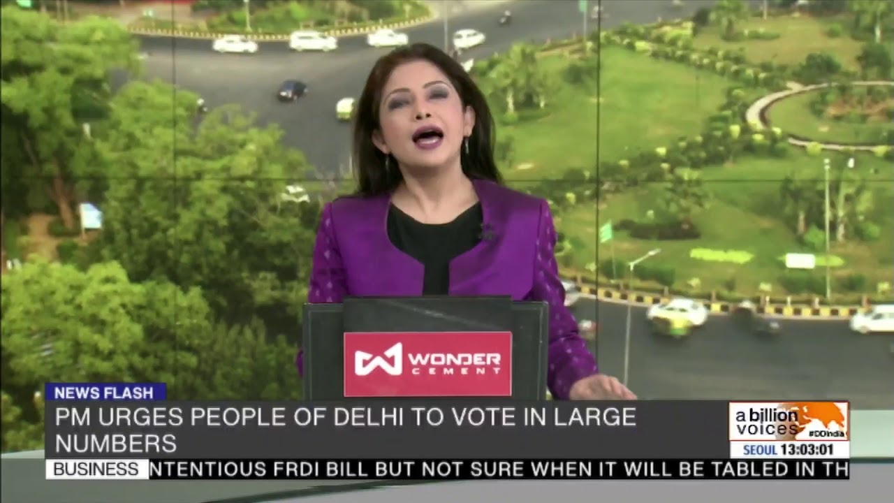Delhi&rsquo;s Lt Governor Anil Baijal and his wife casts their vote
