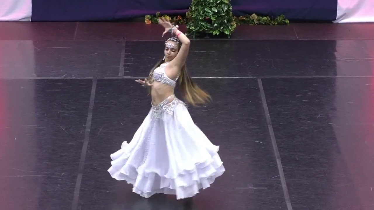 Artem Uzunov, A wanna dance