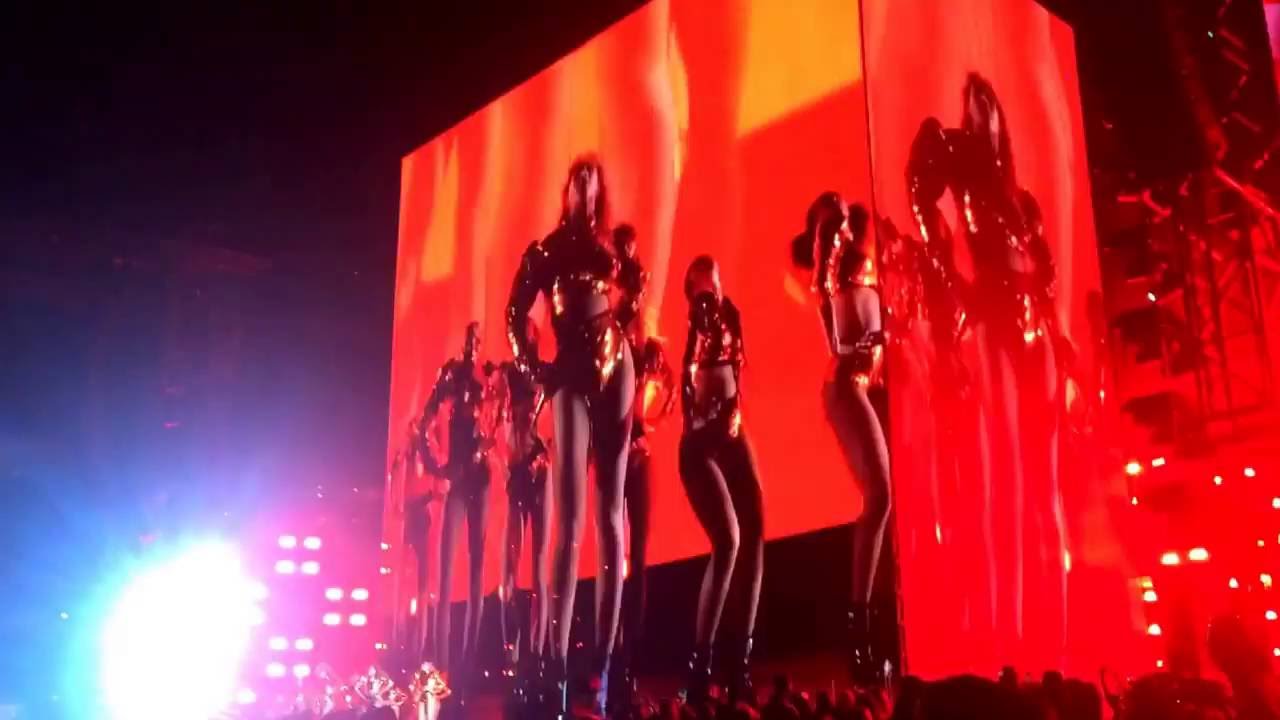 Beyoncé performs Don't Hurt Yourself/Ring The Alarm/Diva at Soldier Field in Chicago, IL 5/28/16
