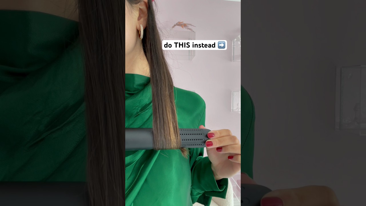 do THIS to get the bouncy straightener curl ➡️ #curls #hair #flatiron