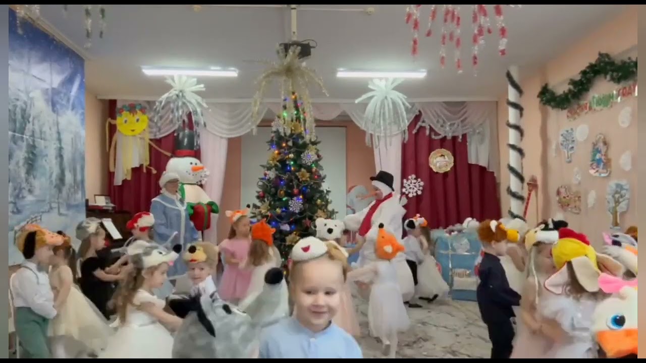Новогодний праздник средней группы 