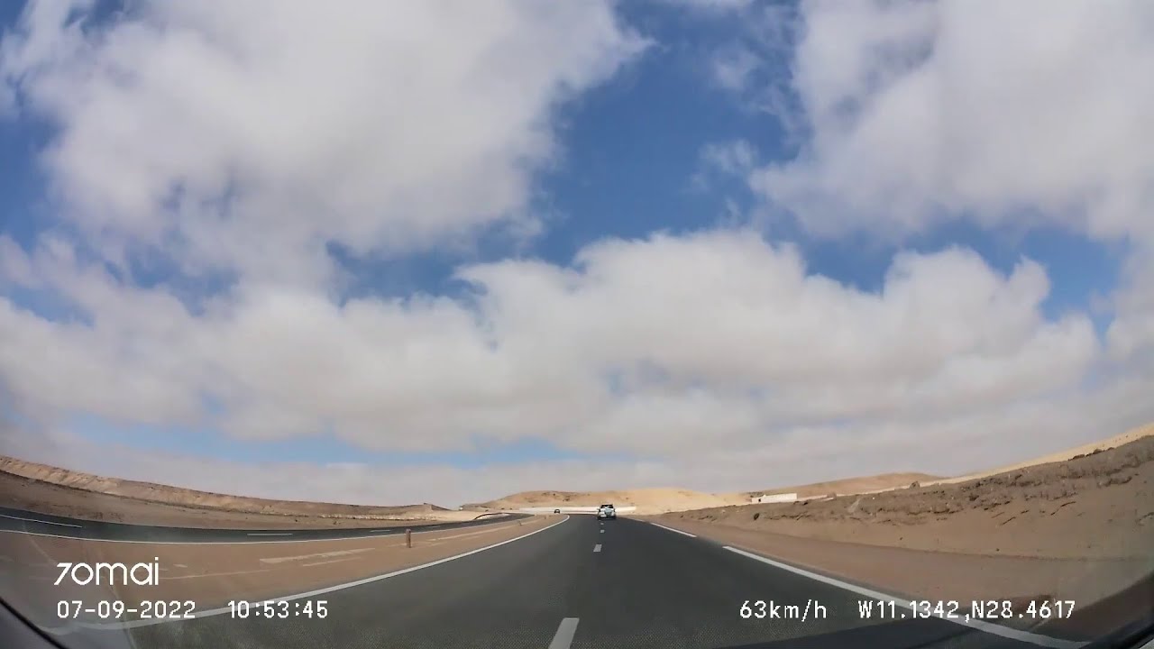 الطريق إلى أخفنير 1 The road to Akhfenir