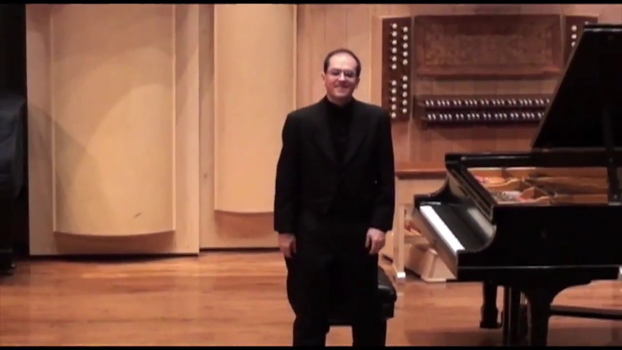 Roberto Plano plays 