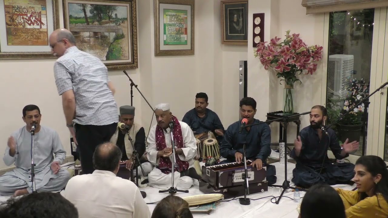 Farid Ayaz's Mesmerizing Rendition Of Main Maili Tan Maila Mera - Naatiya kalam