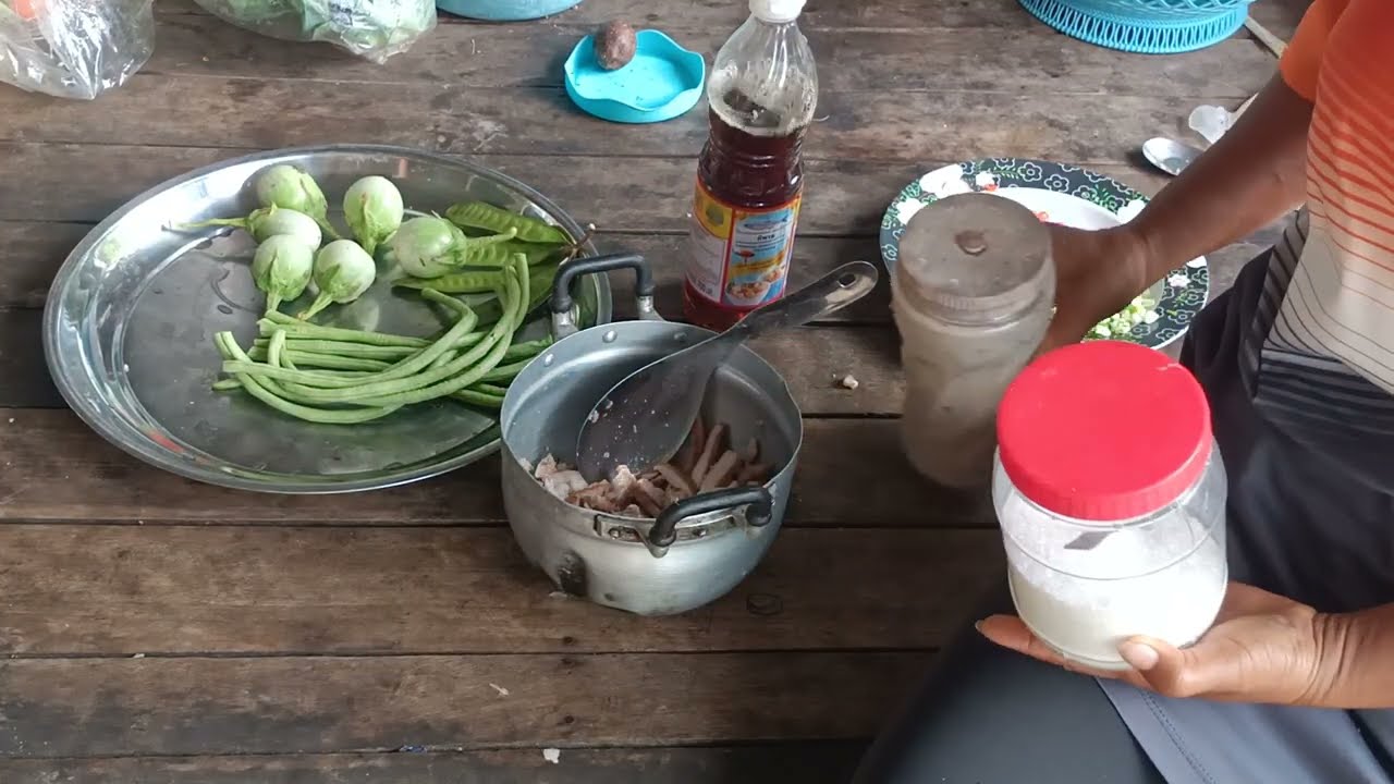 ลุงเสือเอาแต่เช้าเลย!!เมนูเช้าสุดแซบ!ลาบหมูนํ้าตก&ผักสด