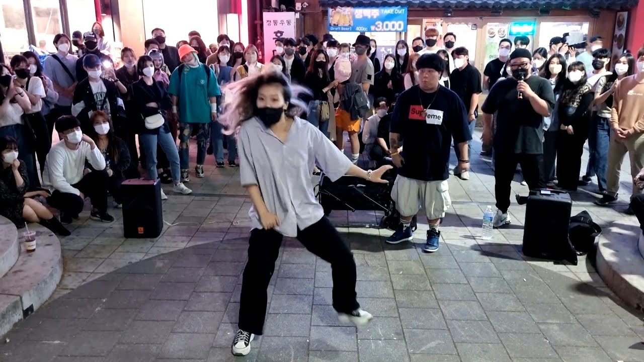WEDNESDAY.  RED CREW, MIJIN. ENJOYING FANTASTIC IMPROMPTU BUSKING. GOOD PROGRAM BY MC KUMA.